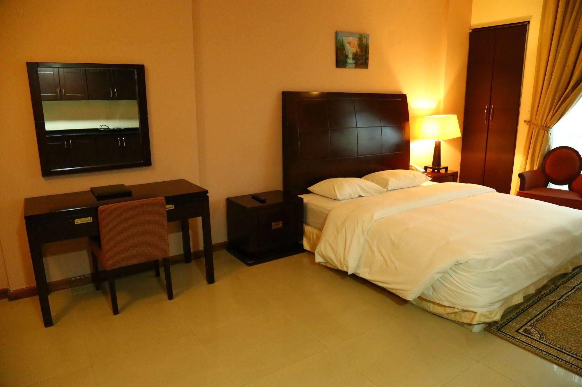 Golden Square Hotel Apartments Dubai Ngoại thất bức ảnh